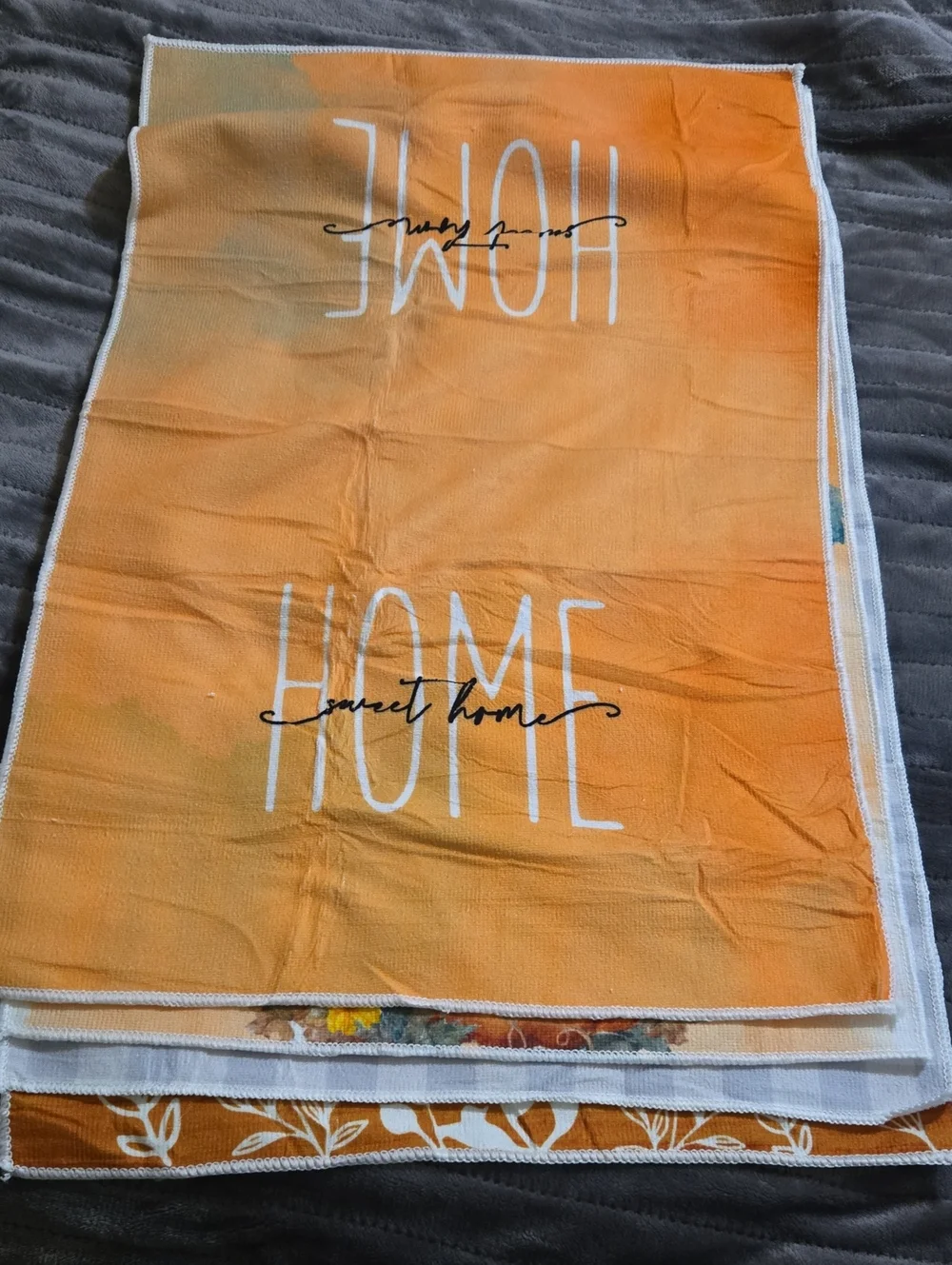 Set Of 4 Fall Themed Kitchen Towels - NWOT
